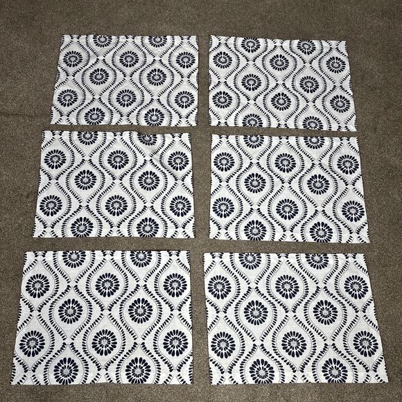 Crate & Barrel Kiran Indigo Medallion Placemat Set of 6 Blue White Cotton 14x19" - Picture 1 of 9